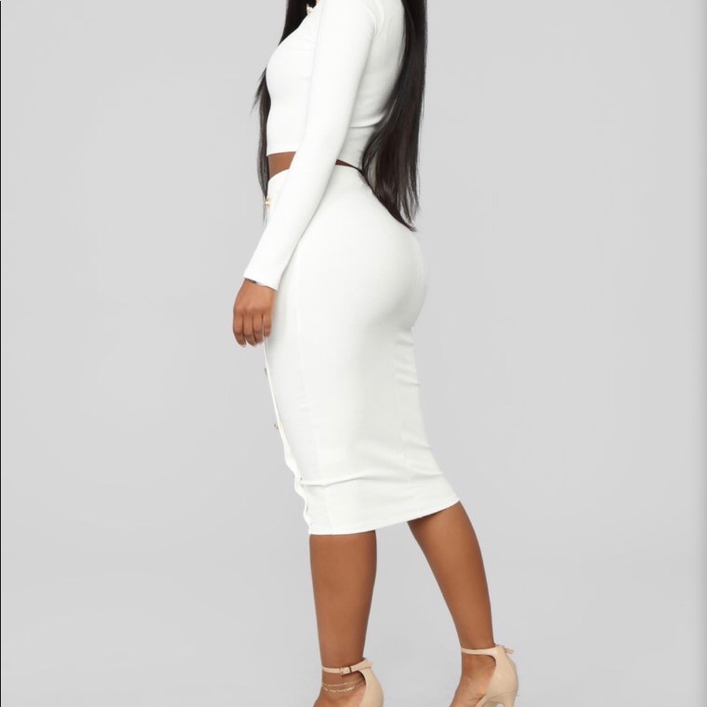 Two piece white set - Picture 3 of 3